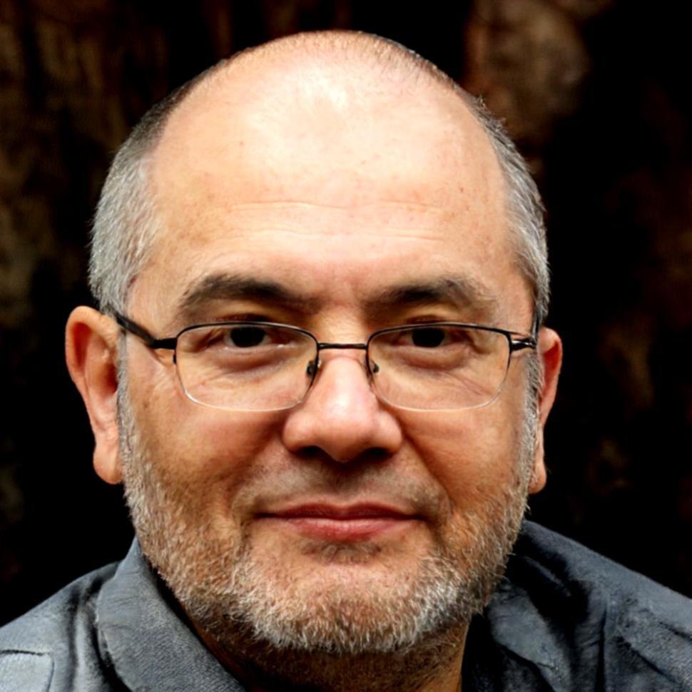Retrato profesional de Rubén Navarro